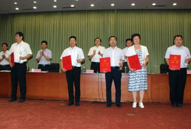 天意機(jī)械榮獲“第五屆濟(jì)寧市市長(zhǎng)質(zhì)量獎(jiǎng)提名獎(jiǎng)