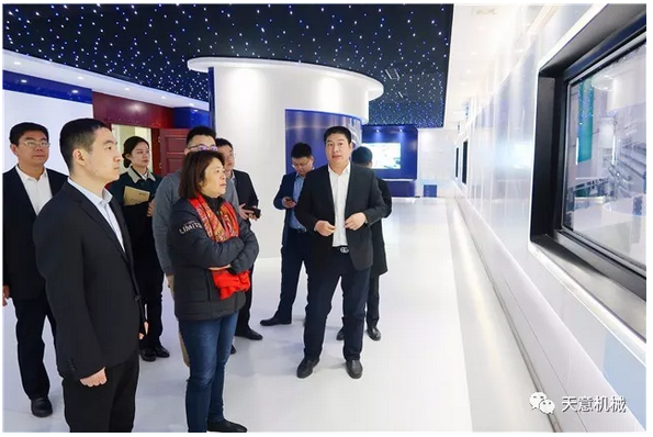 碧桂園集團(tuán)副總裁兼采購中心總經(jīng)理楊麗興一行蒞臨天意參觀考察 碧桂園集團(tuán)副總裁兼采購中心總經(jīng)理楊麗興一行蒞臨天意參觀考察