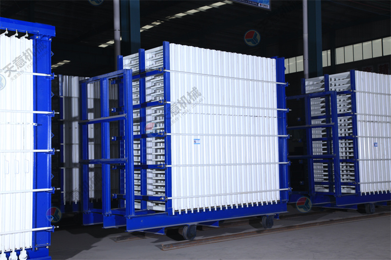 一次成型40塊板的復合墻板機，究竟有多好？